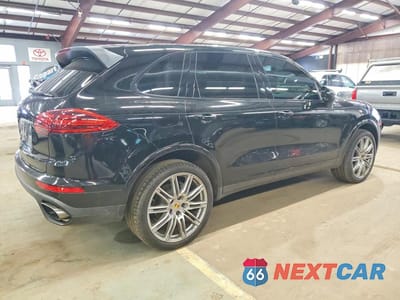Trzecie zdjęcie samochodu z tyłu: 2017 PORSCHE CAYENNE VIN:WP1AA2A24HKA83444 - miniatura