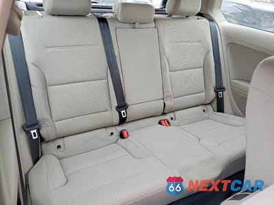 Zdjęcie 10 z 12 samochodu: 2016 VOLKSWAGEN GOLF BASE VIN:3VW917AU0GM006013 - miniatura