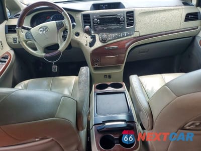 Zdjęcie 8 z 12 samochodu: 2011 TOYOTA SIENNA LIMITED 7-PASSENGER VIN:5TDYK3DC9BS017723 - miniatura