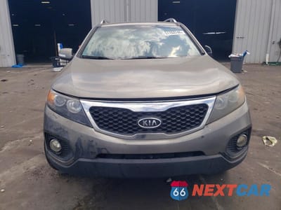 Piąte zdjęcie samochodu w środku: 2012 KIA SORENTO SX VIN:5XYKW4A23CG254606 - miniatura