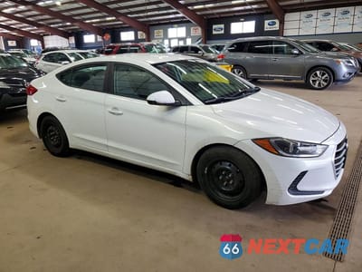 Czwarte zdjęcie samochodu z boku: 2017 HYUNDAI ELANTRA SE VIN:5NPD74LF7HH140243 - miniatura