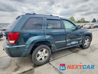 Trzecie zdjęcie samochodu z tyłu: 2005 JEEP GRAND CHEROKEE LAREDO VIN:1J4GR48K25C679092 - miniatura