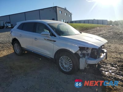 Czwarte zdjęcie samochodu z boku: 2019 LINCOLN NAUTILUS VIN:2LMPJ8J93KBL36704 - miniatura