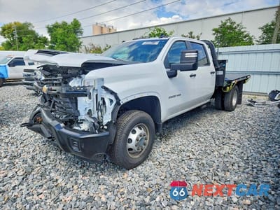 Drugie zdjęcie samochodu z przodu: 2025 CHEVROLET SILVERADO HD FLATBED TRUCK VIN:1GB4KSEY9SF260195 - miniatura