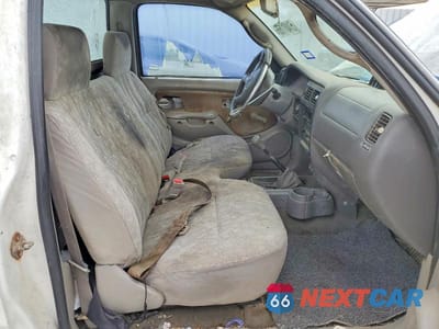 Zdjęcie 7 z 11 samochodu: 2002 TOYOTA TACOMA BASE VIN:5TENL42N52Z122045 - miniatura