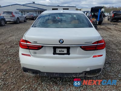 Zdjęcie 6 z 12 samochodu: 2016 BMW 750 XI VIN:WBA7F2C56GG415516 - miniatura