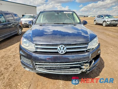 Piąte zdjęcie samochodu w środku: 2013 VOLKSWAGEN TOUAREG V6 VIN:WVGDF9BPXDD010849 - miniatura