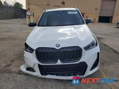 Piąte zdjęcie samochodu w środku: 2023 BMW X1 XDRIVE28I VIN:WBX73EF05P5X39990 - miniatura