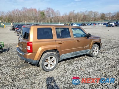 Trzecie zdjęcie samochodu z tyłu: 2011 JEEP PATRIOT LATITUDE VIN:1J4NF4GB7BD173197 - miniatura