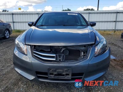 Piąte zdjęcie samochodu w środku: 2011 HONDA ACCORD LX VIN:1HGCP2F30BA130610 - miniatura