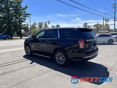 Trzecie zdjęcie samochodu z tyłu: 2023 CHEVROLET TAHOE K1500 LT VIN:1GNSKNKD1PR174611 - miniatura