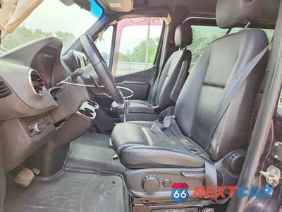 Zdjęcie 8 z 14 samochodu: 2021 MERCEDES-BENZ SPRINTER 2500 VIN:W1Z40FHY9MT049207 - miniatura
