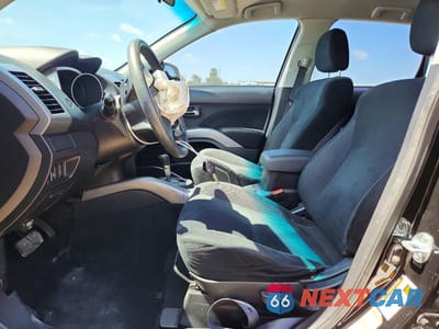 Zdjęcie 7 z 14 samochodu: 2009 MITSUBISHI OUTLANDER ES VIN:JA4LS21WX9Z009474 - miniatura