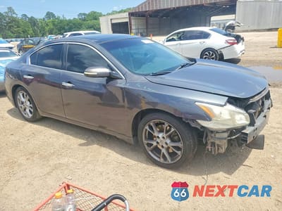 Czwarte zdjęcie samochodu z boku: 2013 NISSAN MAXIMA 3.5 S VIN:1N4AA5AP2DC847476 - miniatura