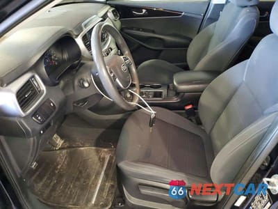 Zdjęcie 7 z 13 samochodu: 2019 KIA SORENTO L VIN:5XYPG4A39KG582364 - miniatura