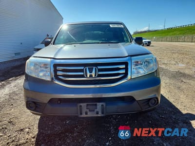 Piąte zdjęcie samochodu w środku: 2013 HONDA PILOT LX VIN:5FNYF4H21DB014298 - miniatura