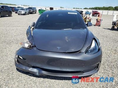 Piąte zdjęcie samochodu w środku: 2023 TESLA MODEL 3 VIN:5YJ3E1EA1PF693002 - miniatura