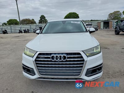 Piąte zdjęcie samochodu w środku: 2017 AUDI Q7 PRESTIGE VIN:WA1VAAF74HD042344 - miniatura