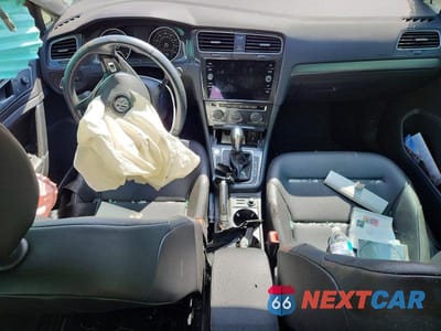 Zdjęcie 8 z 12 samochodu: 2018 VOLKSWAGEN GOLF SPORTWAGEN S VIN:3VWD17AU6JM766769 - miniatura