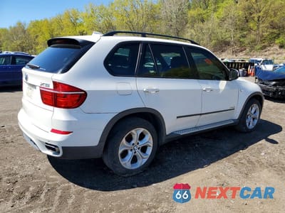 Trzecie zdjęcie samochodu z tyłu: 2012 BMW X5 XDRIVE50I VIN:5UXZV8C56CL425836 - miniatura