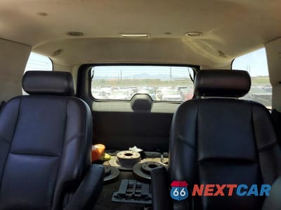 Zdjęcie 10 z 13 samochodu: 2010 GMC YUKON DENALI VIN:1GKUKEEF0AR236011 - miniatura