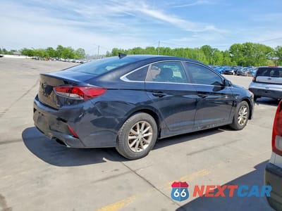 Trzecie zdjęcie samochodu z tyłu: 2019 HYUNDAI SONATA SE VIN:5NPE24AF0KH742656 - miniatura