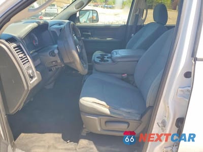 Zdjęcie 7 z 12 samochodu: 2018 RAM 3500 ST VIN:3C63R3GL1JG220904 - miniatura