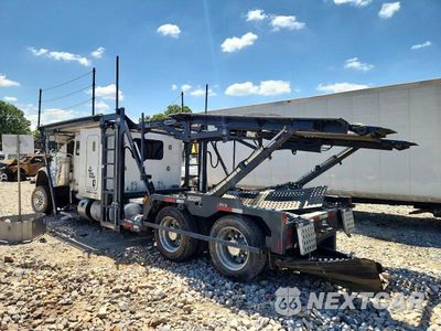Trzecie zdjęcie samochodu z tyłu: 2020 PETERBILT 389 CAR HAULER TRUCK VIN:1NPXLP9X8LD683795 - miniatura