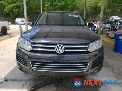 Piąte zdjęcie samochodu w środku: 2013 VOLKSWAGEN TOUAREG V6 VIN:WVGEF9BP0DD006555 - miniatura