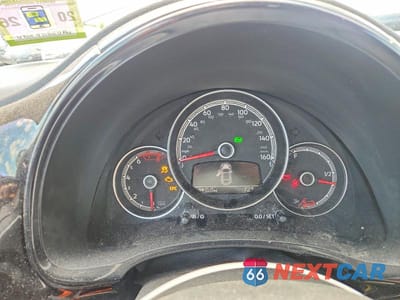 Zdjęcie 9 z 12 samochodu: 2017 VOLKSWAGEN BEETLE 1.8T VIN:3VWF17AT2HM608004 - miniatura
