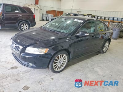 2011 VOLVO S40 T5 YV1672MS1B2546742 - główne zdjęcie licytacji z USA - miniatura