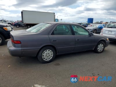 Trzecie zdjęcie samochodu z tyłu: 1999 TOYOTA CAMRY LE VIN:4T1BG22KXXU548214 - miniatura