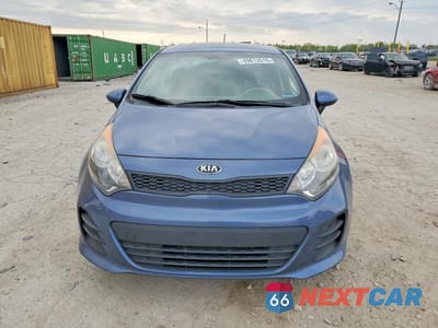 Piąte zdjęcie samochodu w środku: 2016 KIA RIO 5-DOOR LX VIN:KNADM5A32G6647130 - miniatura