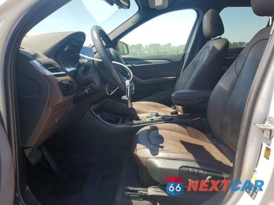 Zdjęcie 7 z 13 samochodu: 2016 BMW X1 XDRIVE28I VIN:WBXHT3C35GP880604 - miniatura