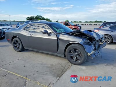 Czwarte zdjęcie samochodu z boku: 2018 DODGE CHALLENGER SXT VIN:2C3CDZAG7JH215152 - miniatura