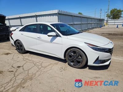 Czwarte zdjęcie samochodu z boku: 2023 HYUNDAI ELANTRA LIMITED VIN:5NPLP4AG8PH105720 - miniatura
