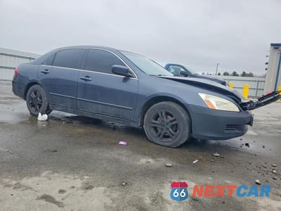 Czwarte zdjęcie samochodu z boku: 2007 HONDA ACCORD EX VIN:1HGCM56747A033091 - miniatura