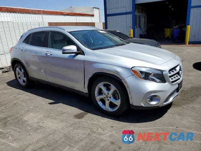 Czwarte zdjęcie samochodu z boku: 2019 MERCEDES-BENZ GLA 250 4MATIC VIN:WDCTG4GB8KU004777 - miniatura