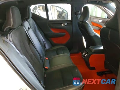 Zdjęcie 11 z 12 samochodu: 2019 VOLVO XC40 T5 MOMENTUM VIN:YV4162XZ0K2004475 - miniatura