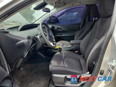 Zdjęcie 7 z 12 samochodu: 2017 TOYOTA PRIUS TWO VIN:JTDKBRFU8H3552096 - miniatura