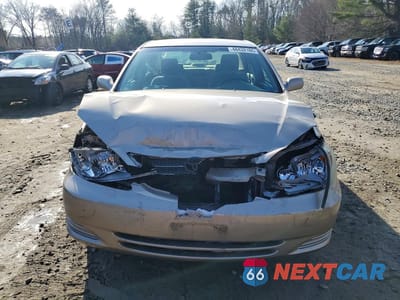 Piąte zdjęcie samochodu w środku: 2003 TOYOTA CAMRY LE VIN:4T1BE32K83U784382 - miniatura