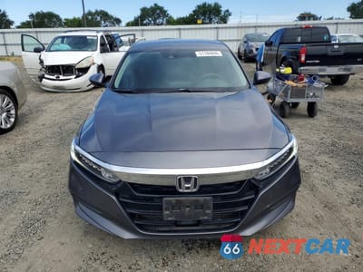 Piąte zdjęcie samochodu w środku: 2018 HONDA ACCORD LX VIN:1HGCV1F11JA206669 - miniatura