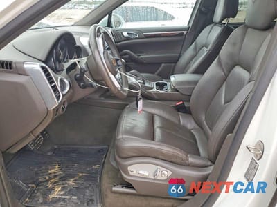 Zdjęcie 7 z 12 samochodu: 2018 PORSCHE CAYENNE VIN:WP1AA2A26JKA02367 - miniatura