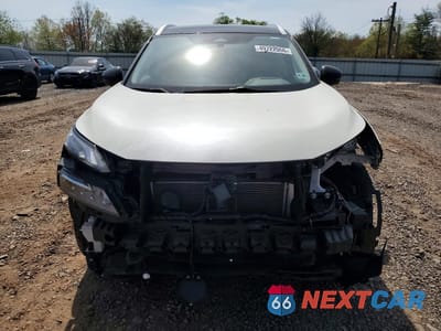 Piąte zdjęcie samochodu w środku: 2021 NISSAN ROGUE SL VIN:JN8AT3CB0MW206341 - miniatura