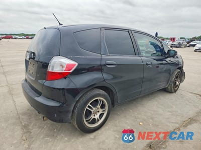Trzecie zdjęcie samochodu z tyłu: 2010 HONDA FIT VIN:JHMGE8H23AS006366 - miniatura