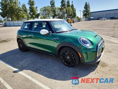 Czwarte zdjęcie samochodu z boku: 2024 MINI COOPER SE VIN:WMW13DJ01R2V87986 - miniatura