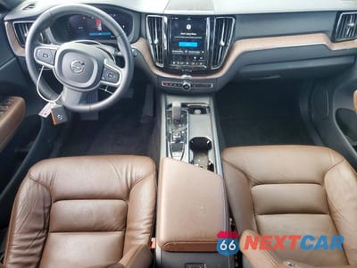 Zdjęcie 8 z 12 samochodu: 2022 VOLVO XC60 B5 MOMENTUM VIN:YV4L12RK6N1025669 - miniatura