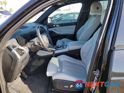 Zdjęcie 7 z 14 samochodu: 2025 BMW X5 XDRIVE50E VIN:5UX43EU04S9X77889 - miniatura