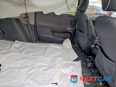 Zdjęcie 11 z 14 samochodu: 2017 TOYOTA SIENNA SE VIN:5TDXZ3DC7HS802418 - miniatura