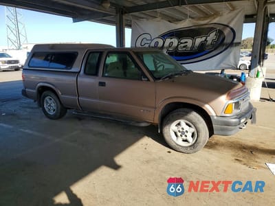Czwarte zdjęcie samochodu z boku: 1997 CHEVROLET S TRUCK S10 VIN:1GCDT19X0V8206698 - miniatura
